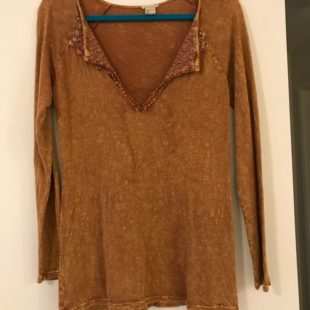 Gimmicks lace up top